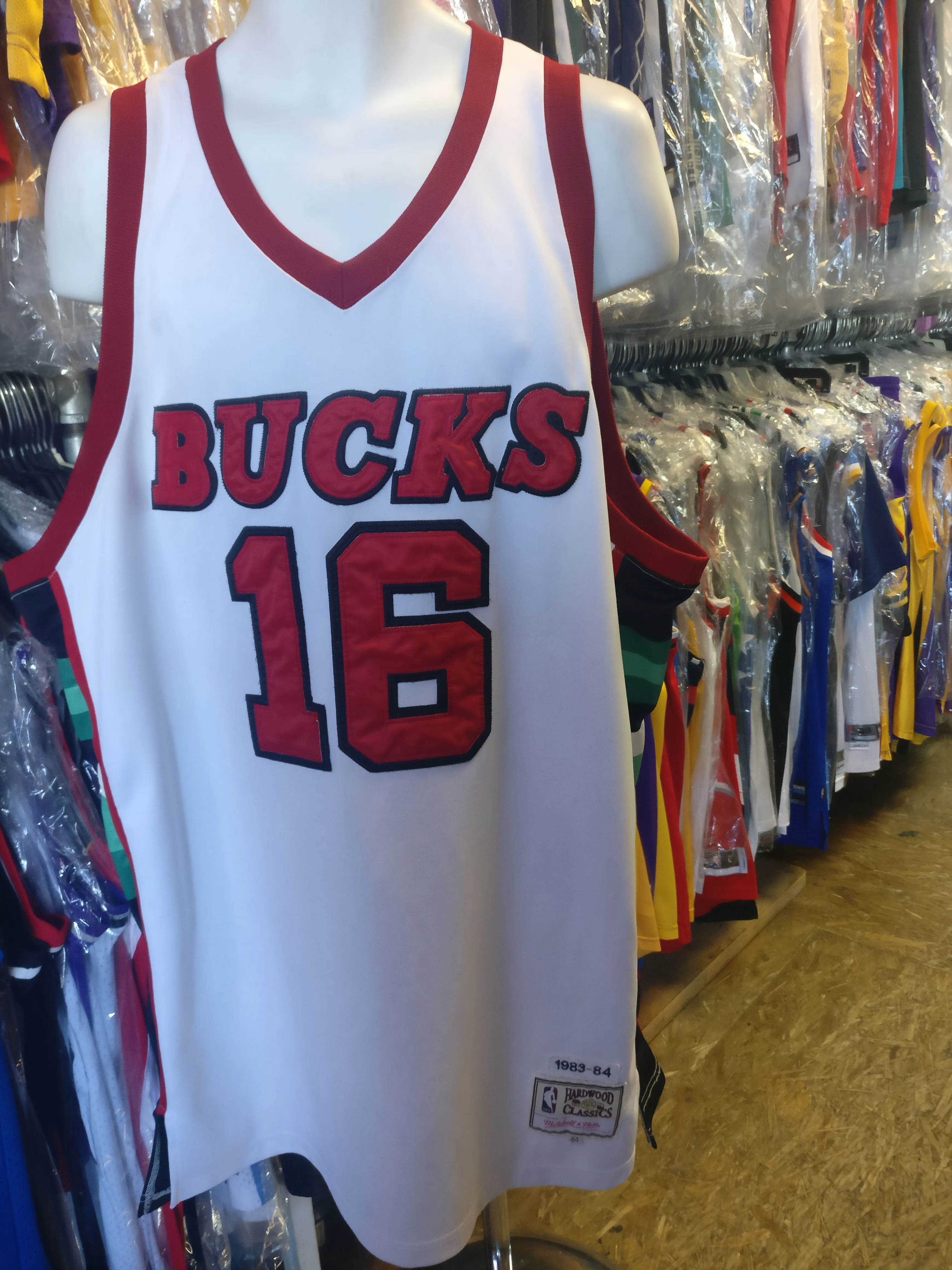 Vtg'83-'84 #16 BOB LANIER Milwaukee Bucks NBA Mitchell & Ness Jersey54